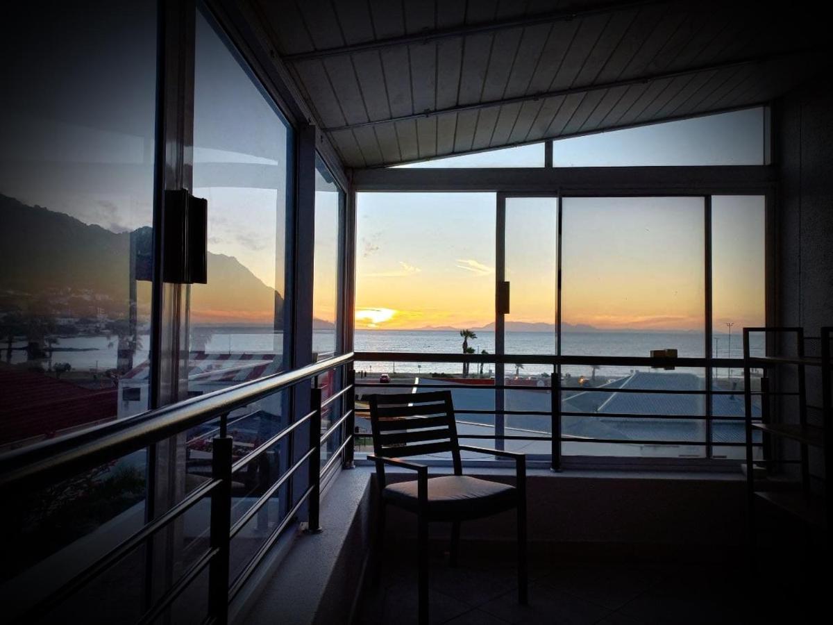 Bay-Side Apartment, Gordon'S Bay エクステリア 写真