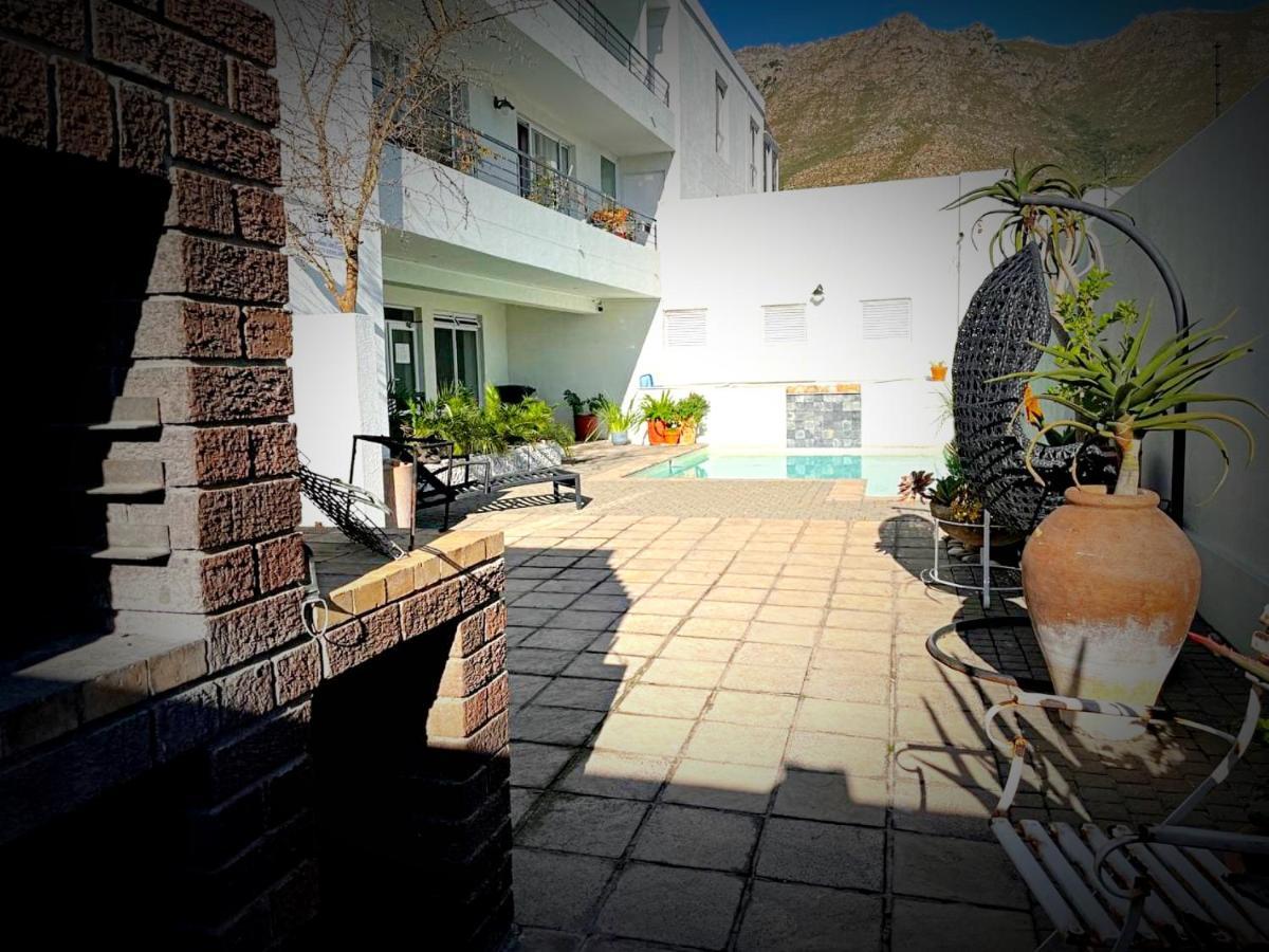 Bay-Side Apartment, Gordon'S Bay エクステリア 写真
