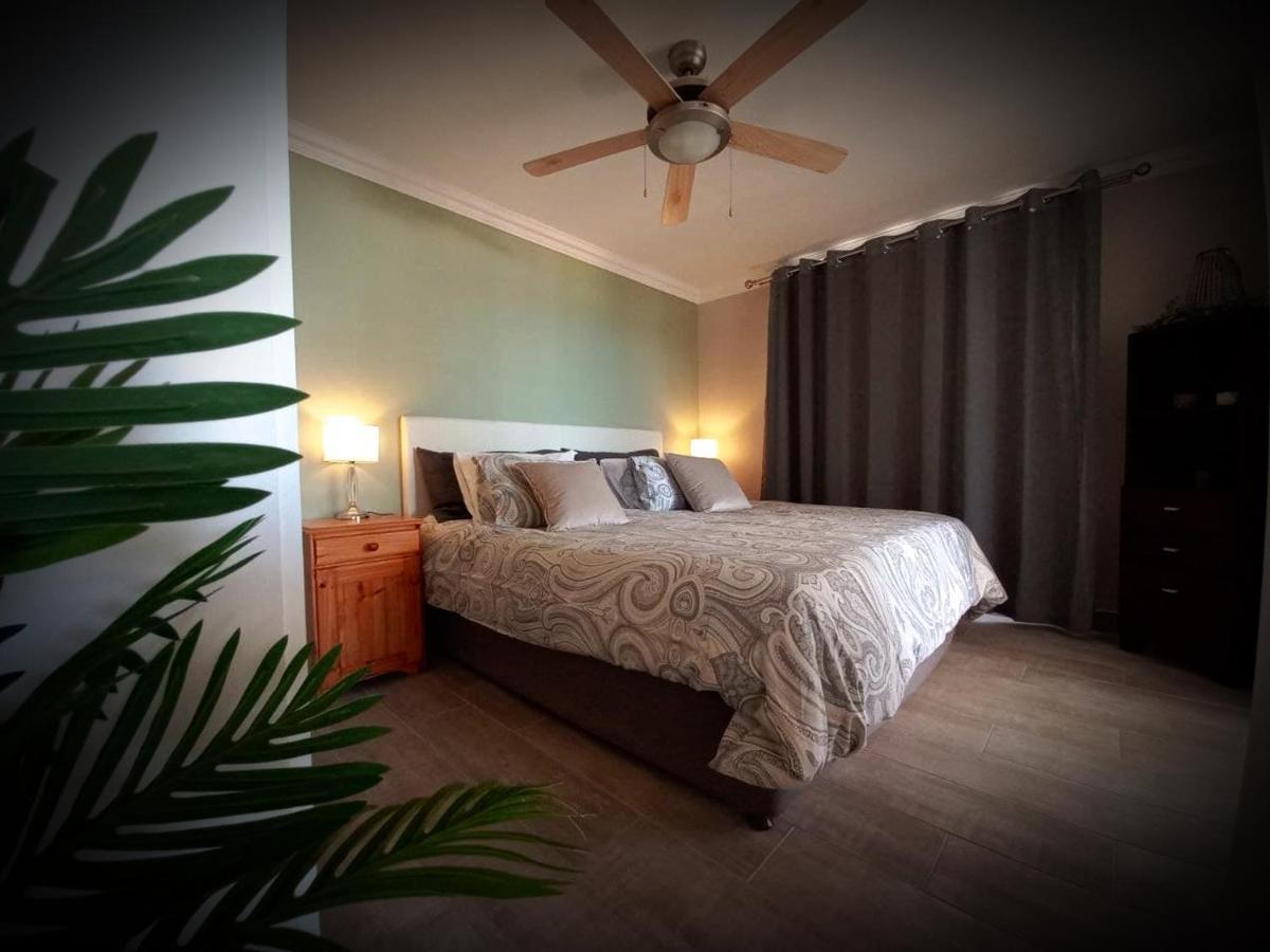 Bay-Side Apartment, Gordon'S Bay エクステリア 写真